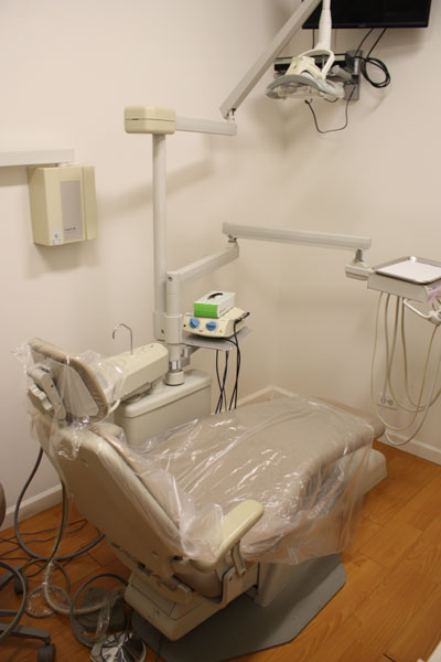 Clean and well-appointed operatory used for preventive dentistry procedures at Matsui Dental